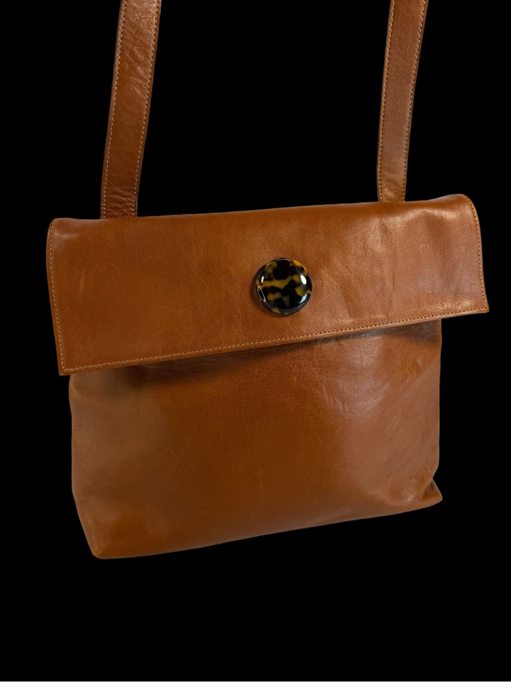 Retro Paris Sleek Cognac Brown Leather Shoulder Bag with Tortoiseshell Accent